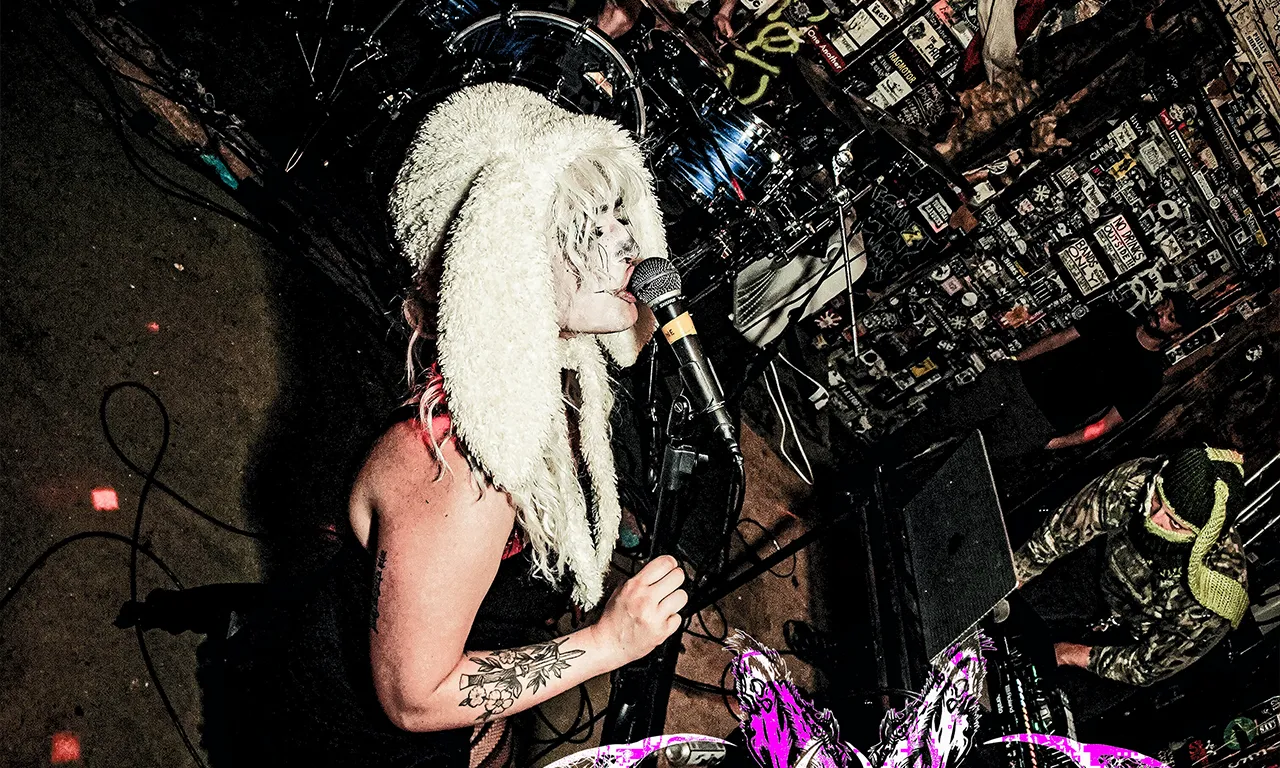 HS25GirlBrutal