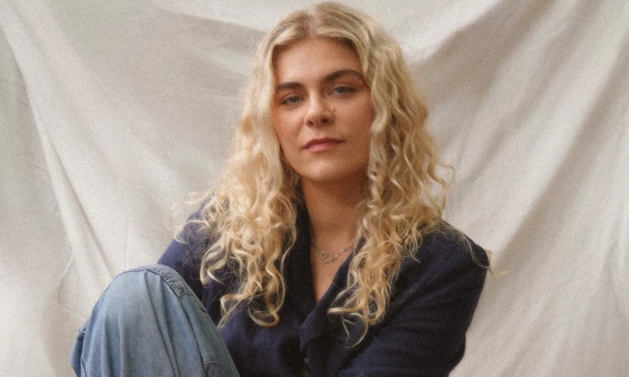 HS25VictoriaVictoria_